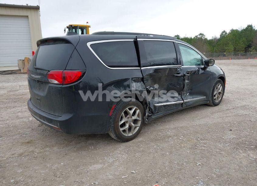 Photo 4 of 2017 Chrysler Pacifica TOURING-L (VIN 2C4RC1BG1HR795009)