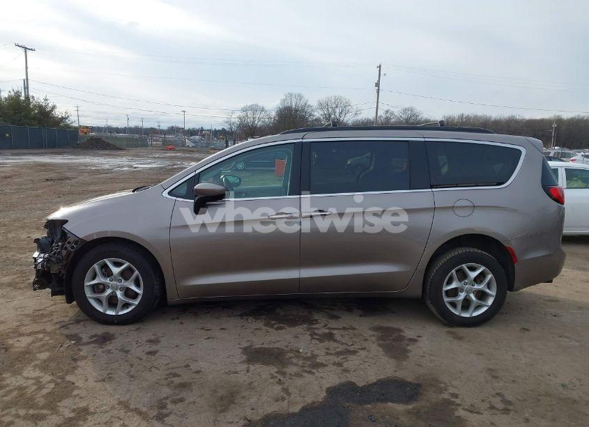 Photo 15 of 2017 Chrysler Pacifica TOURING PLUS (VIN 2C4RC1BG1HR817235)