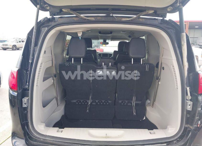 Photo 17 of 2018 Chrysler Pacifica TOURING L (VIN 2C4RC1BG1JR263569)