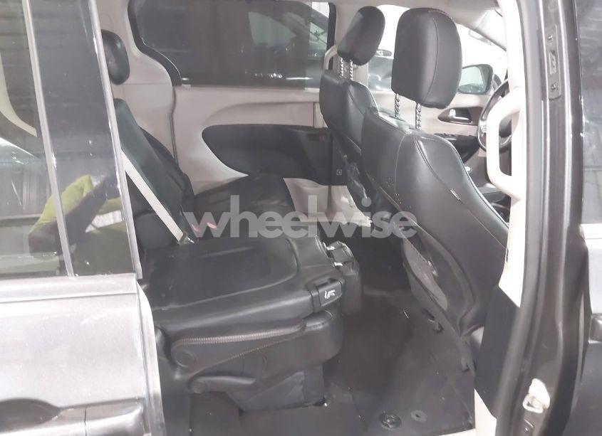 Photo 8 of 2018 Chrysler Pacifica TOURING L (VIN 2C4RC1BG1JR322717)