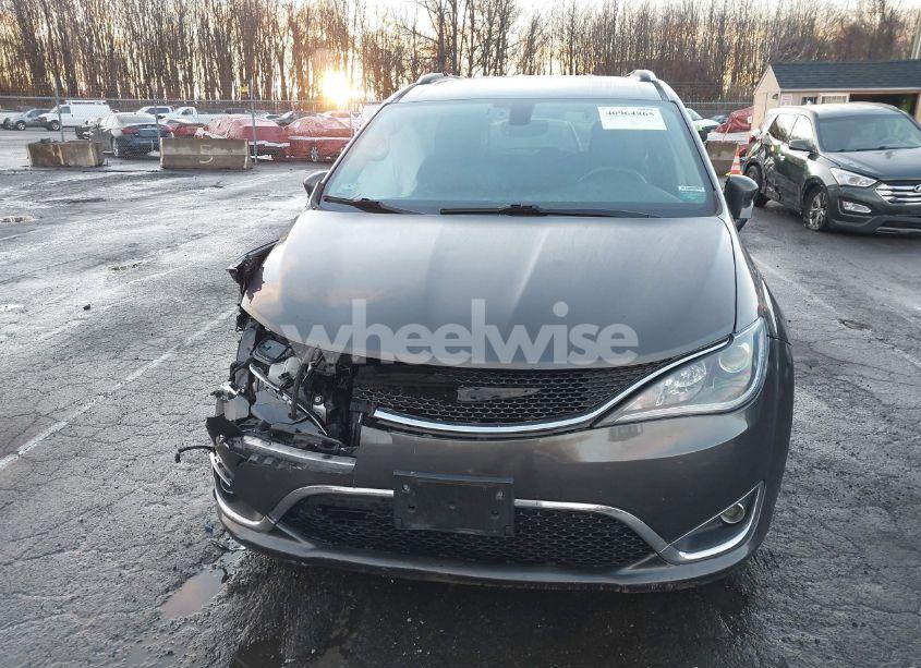 Photo 12 of 2019 Chrysler Pacifica TOURING L (VIN 2C4RC1BG1KR548189)
