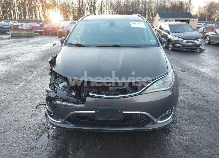 Photo 6 of 2019 Chrysler Pacifica TOURING L (VIN 2C4RC1BG1KR548189)