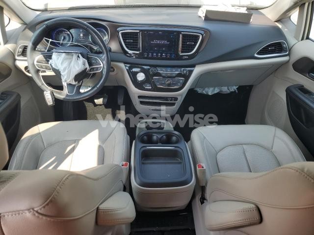 Photo 11 of 2019 CHRYSLER PACIFICA TOURING L (VIN 2C4RC1BG1KR604468)