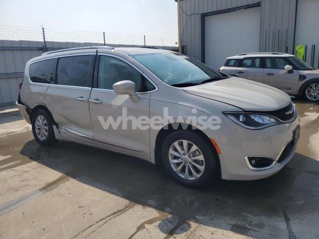 Photo 12 of 2019 CHRYSLER PACIFICA TOURING L (VIN 2C4RC1BG1KR604468)