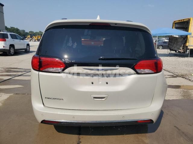 Photo 13 of 2019 CHRYSLER PACIFICA TOURING L (VIN 2C4RC1BG1KR604468)
