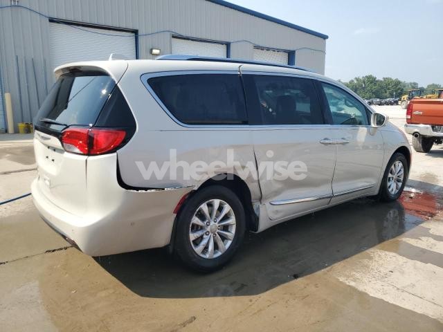 Photo 3 of 2019 CHRYSLER PACIFICA TOURING L (VIN 2C4RC1BG1KR604468)