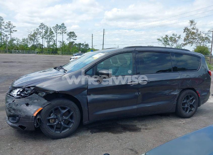 Photo 14 of 2019 Chrysler Pacifica TOURING L (VIN 2C4RC1BG1KR710726)