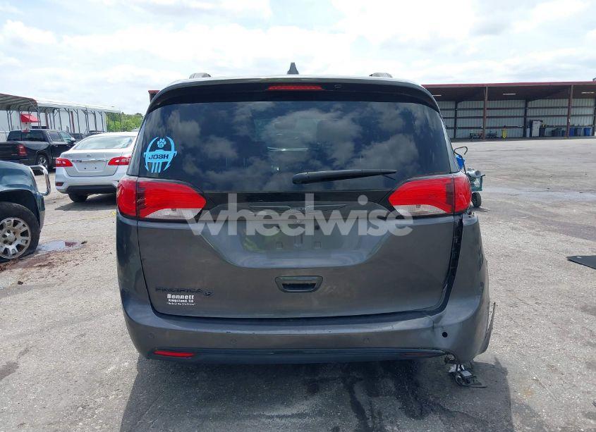 Photo 16 of 2019 Chrysler Pacifica TOURING L (VIN 2C4RC1BG1KR710726)