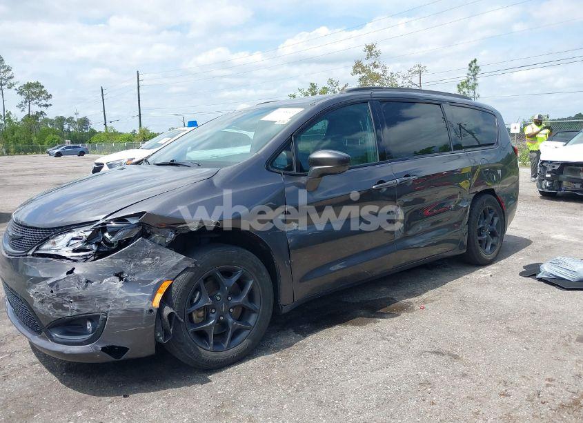 Photo 6 of 2019 Chrysler Pacifica TOURING L (VIN 2C4RC1BG1KR710726)