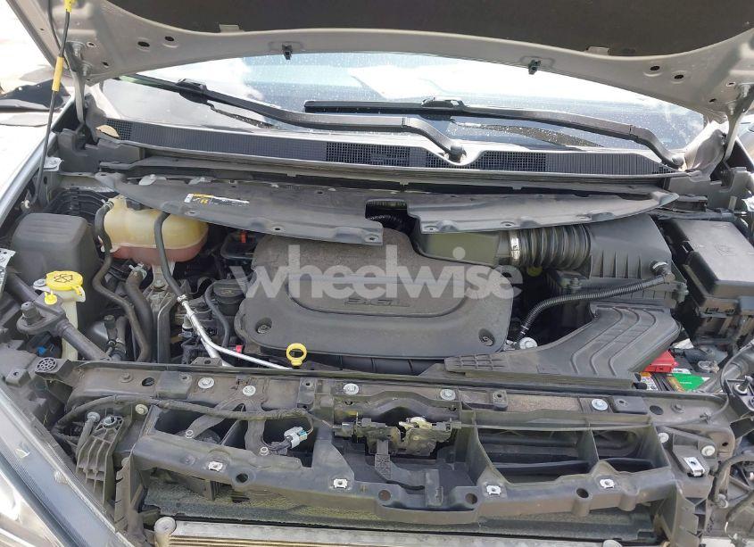 Photo 10 of 2020 Chrysler Pacifica TOURING L (VIN 2C4RC1BG1LR268936)