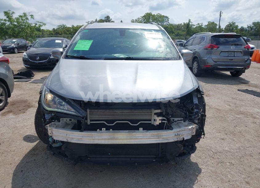 Photo 12 of 2020 Chrysler Pacifica TOURING L (VIN 2C4RC1BG1LR268936)