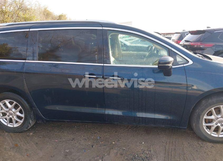 Photo 13 of 2021 Chrysler Pacifica TOURING L (VIN 2C4RC1BG1MR598206)