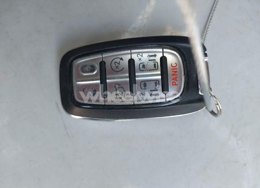 Photo 11 of 2022 Chrysler Pacifica TOURING L (VIN 2C4RC1BG1NR155457)