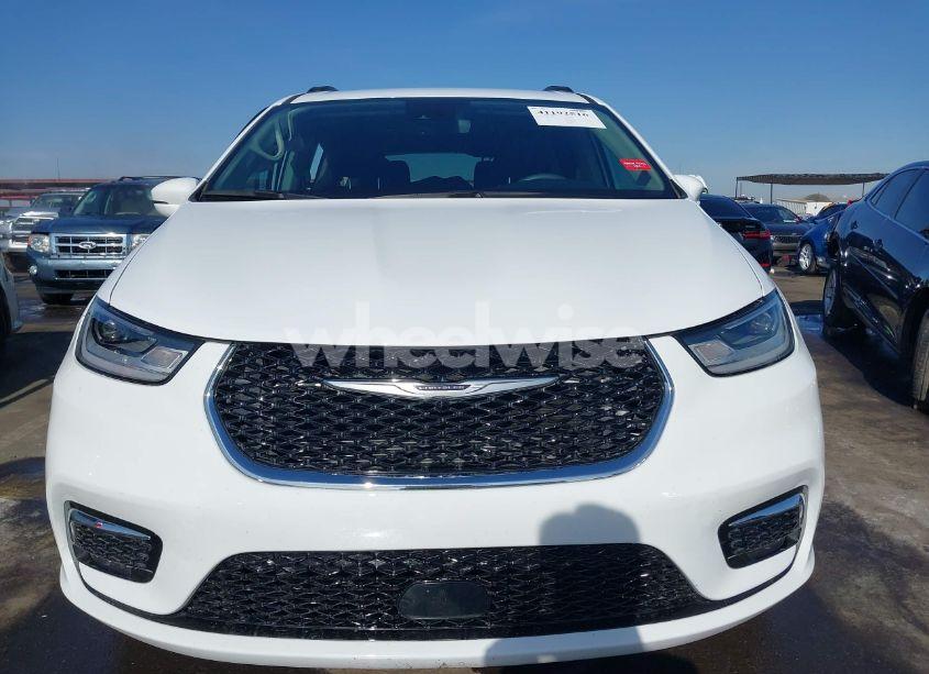 Photo 12 of 2022 Chrysler Pacifica TOURING L (VIN 2C4RC1BG1NR155457)