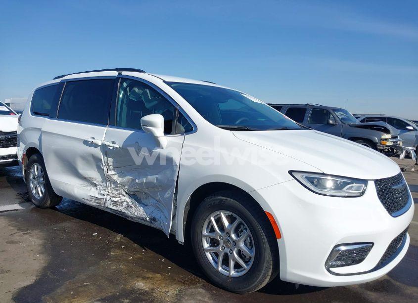 Photo 6 of 2022 Chrysler Pacifica TOURING L (VIN 2C4RC1BG1NR155457)