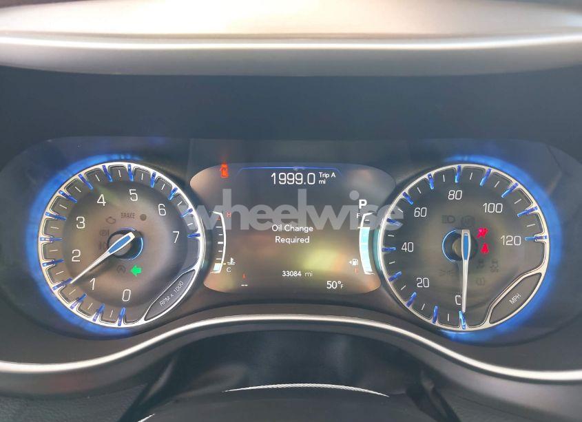 Photo 7 of 2022 Chrysler Pacifica TOURING L (VIN 2C4RC1BG1NR155457)