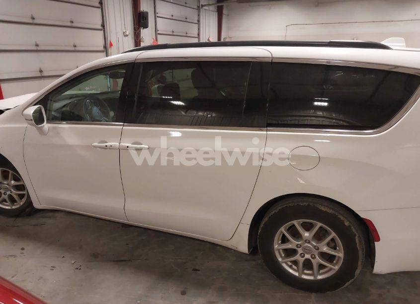 Photo 14 of 2022 Chrysler Pacifica TOURING L (VIN 2C4RC1BG1NR176776)