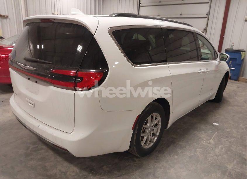 Photo 4 of 2022 Chrysler Pacifica TOURING L (VIN 2C4RC1BG1NR176776)