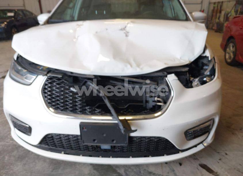 Photo 6 of 2022 Chrysler Pacifica TOURING L (VIN 2C4RC1BG1NR176776)