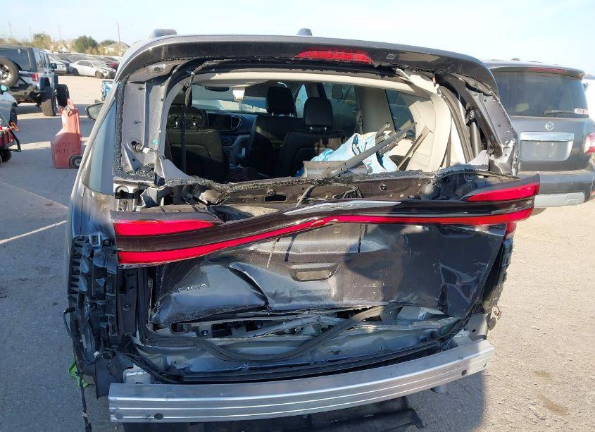 Photo 6 of 2022 Chrysler Pacifica TOURING L (VIN 2C4RC1BG1NR186398)