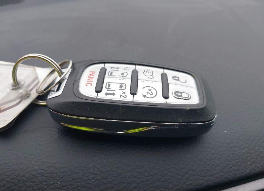 Photo 11 of 2022 Chrysler Pacifica TOURING L (VIN 2C4RC1BG1NR190452)