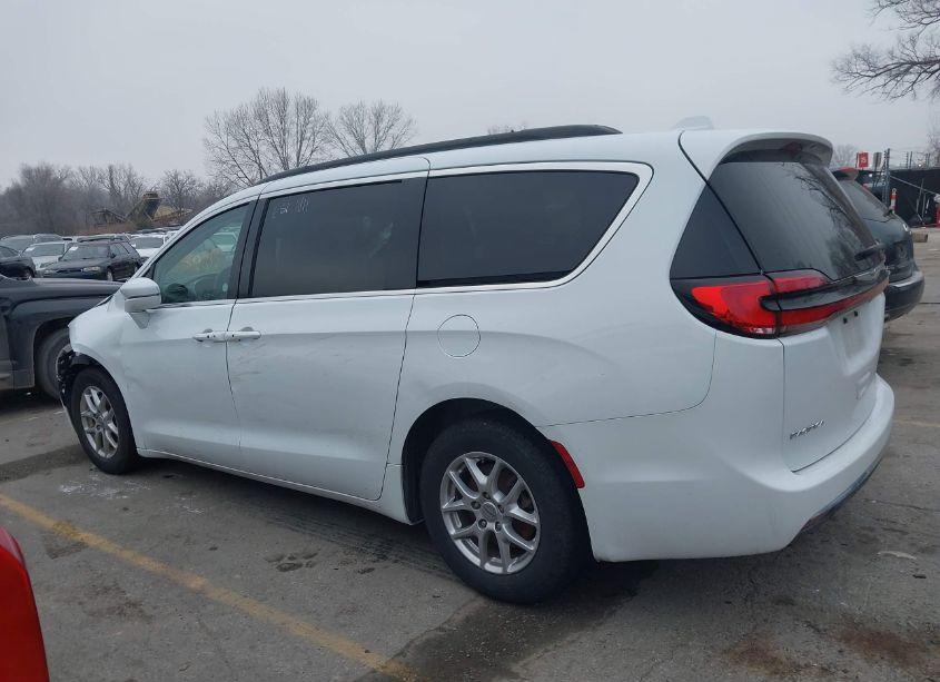 Photo 14 of 2022 Chrysler Pacifica TOURING L (VIN 2C4RC1BG1NR190452)