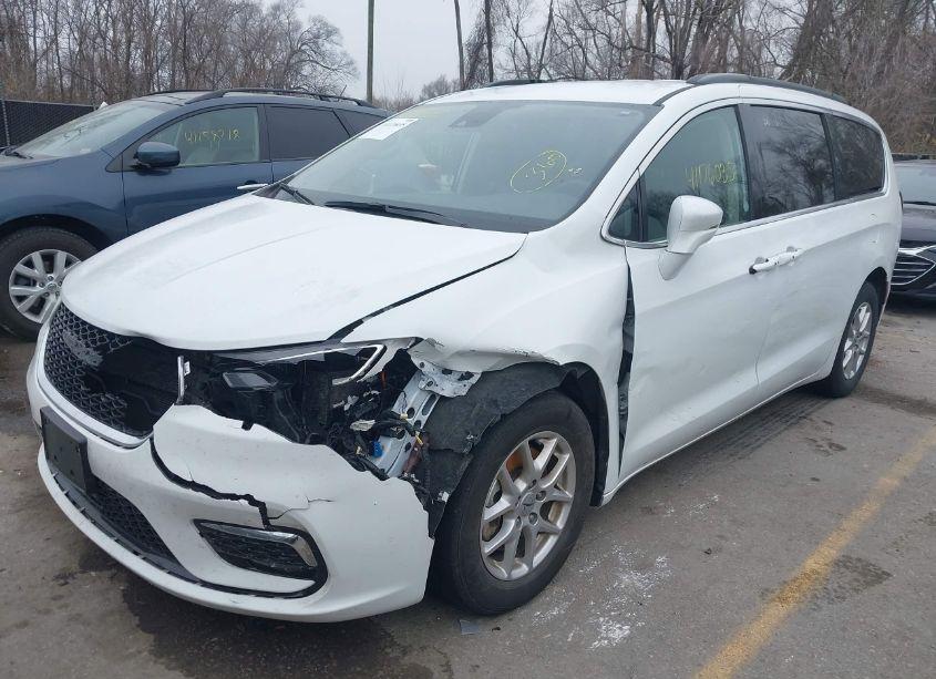 Photo 6 of 2022 Chrysler Pacifica TOURING L (VIN 2C4RC1BG1NR190452)