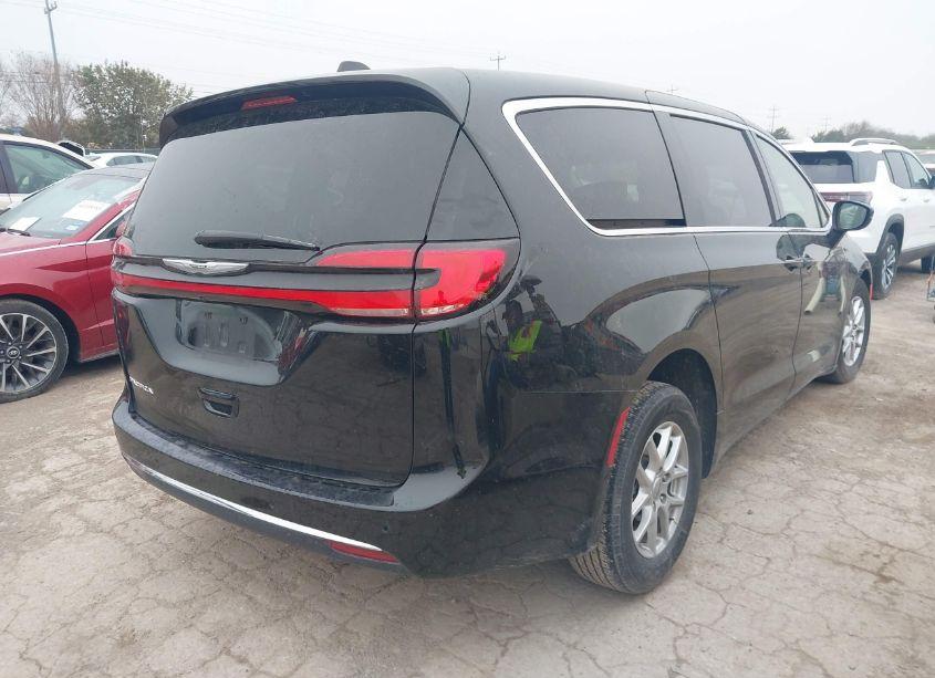 Photo 4 of 2023 Chrysler Pacifica TOURING L (VIN 2C4RC1BG1PR532548)