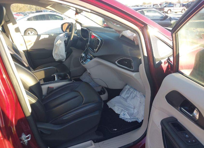 Photo 5 of 2023 Chrysler Pacifica TOURING L (VIN 2C4RC1BG1PR536339)