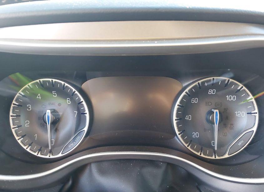 Photo 7 of 2023 Chrysler Pacifica TOURING L (VIN 2C4RC1BG1PR536339)