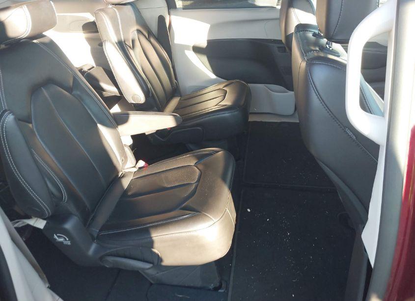 Photo 8 of 2023 Chrysler Pacifica TOURING L (VIN 2C4RC1BG1PR536339)