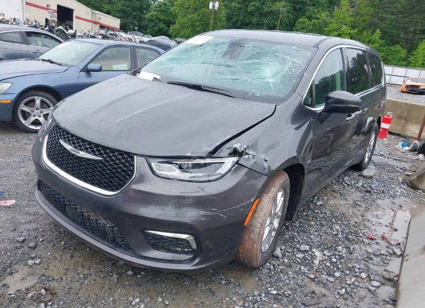 Photo 14 of 2023 Chrysler Pacifica TOURING L (VIN 2C4RC1BG1PR580891)