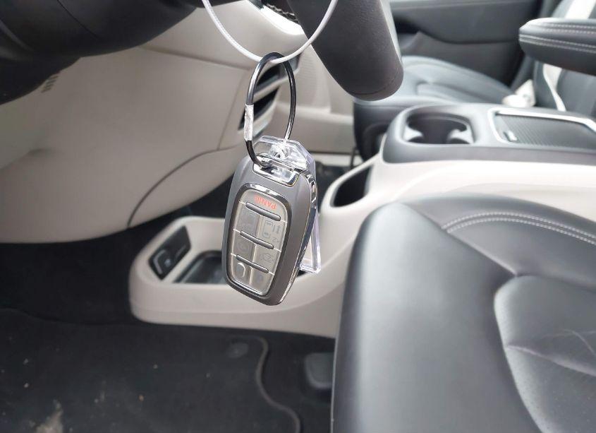 Photo 11 of 2023 Chrysler Pacifica TOURING L (VIN 2C4RC1BG1PR601058)