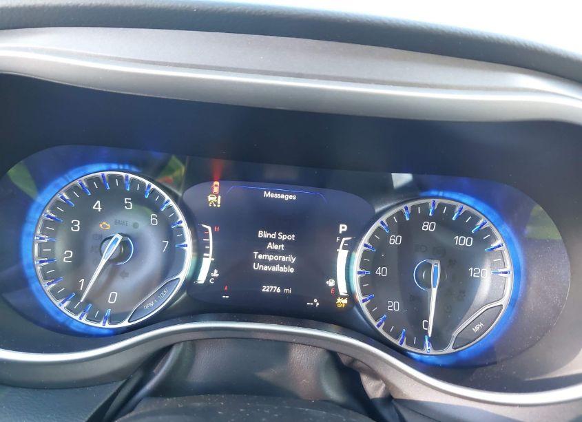 Photo 15 of 2023 Chrysler Pacifica TOURING L (VIN 2C4RC1BG1PR612531)