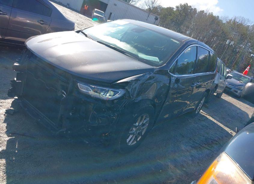 Photo 2 of 2023 Chrysler Pacifica TOURING L (VIN 2C4RC1BG1PR612531)