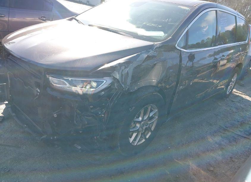 Photo 6 of 2023 Chrysler Pacifica TOURING L (VIN 2C4RC1BG1PR612531)