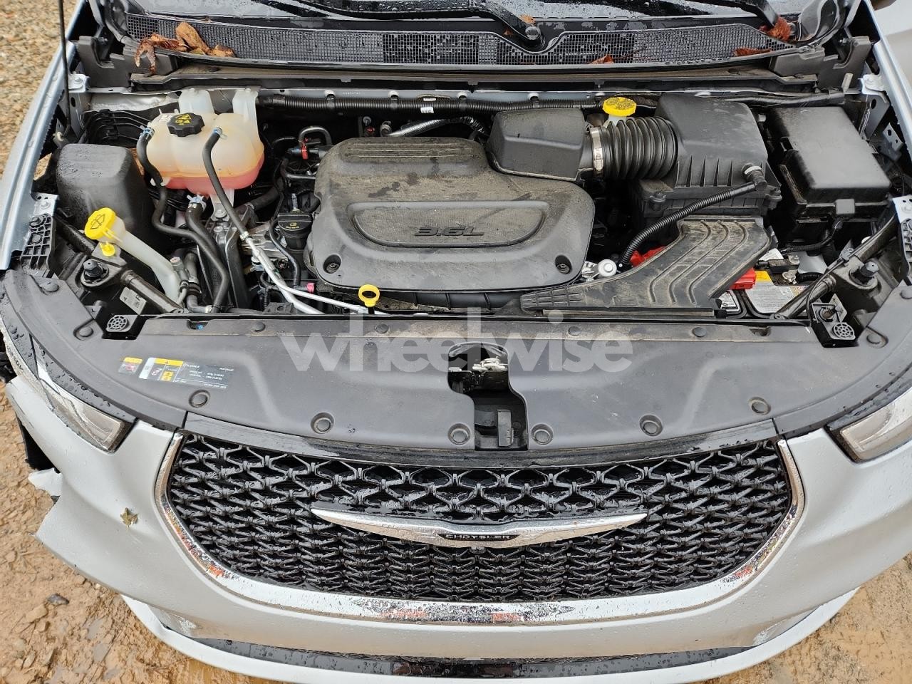 Photo 12 of 2023 CHRYSLER PACIFICA TOURING L (VIN 2C4RC1BG1PR630088)