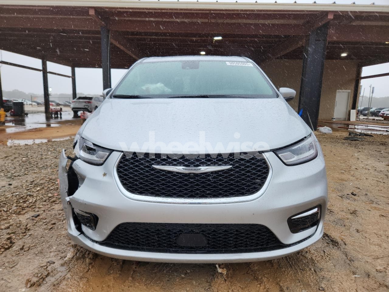 Photo 5 of 2023 CHRYSLER PACIFICA TOURING L (VIN 2C4RC1BG1PR630088)