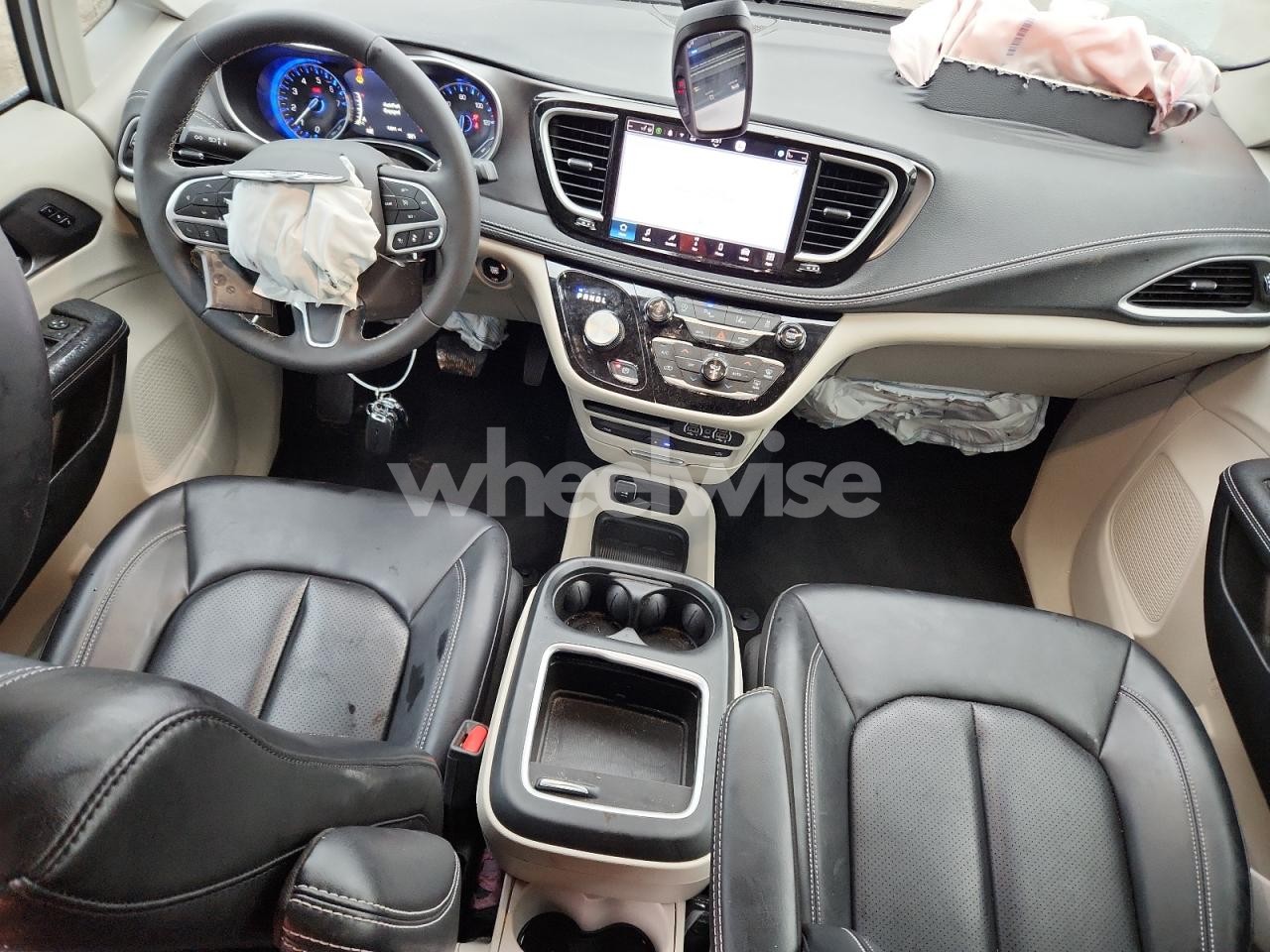 Photo 8 of 2023 CHRYSLER PACIFICA TOURING L (VIN 2C4RC1BG1PR630088)