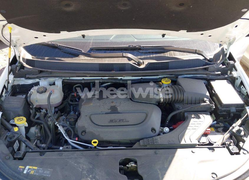 Photo 10 of 2024 Chrysler Pacifica TOURING L (VIN 2C4RC1BG1RR125557)