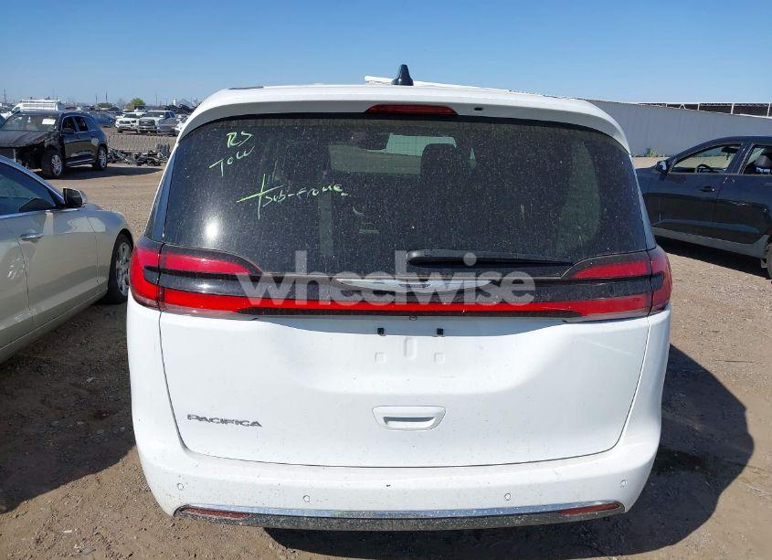 Photo 16 of 2024 Chrysler Pacifica TOURING L (VIN 2C4RC1BG1RR125557)