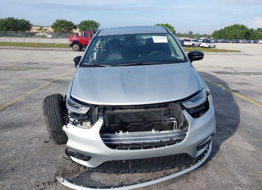 Photo 12 of 2024 Chrysler Pacifica TOURING L (VIN 2C4RC1BG1RR162415)