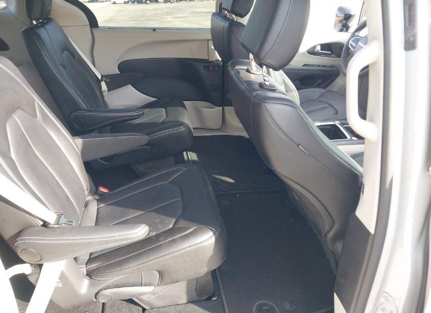 Photo 8 of 2024 Chrysler Pacifica TOURING L (VIN 2C4RC1BG1RR162415)