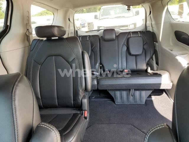 Photo 2 of 2024 CHRYSLER PACIFICA TOURING L (VIN 2C4RC1BG1RR171986)