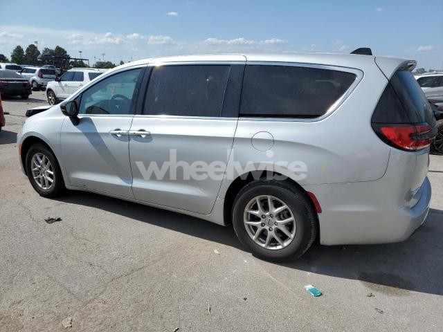 Photo 4 of 2024 CHRYSLER PACIFICA TOURING L (VIN 2C4RC1BG1RR171986)