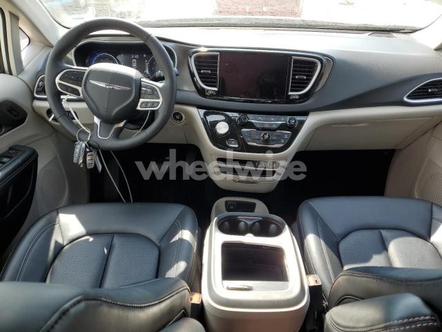 Photo 7 of 2024 CHRYSLER PACIFICA TOURING L (VIN 2C4RC1BG1RR171986)