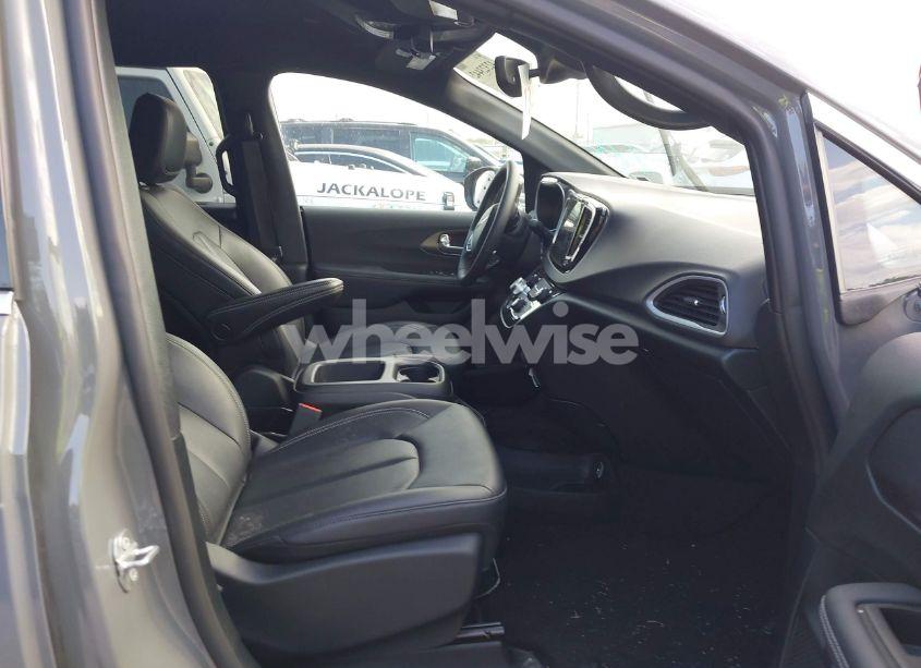 Photo 5 of 2025 Chrysler Pacifica SELECT (VIN 2C4RC1BG1SR504290)