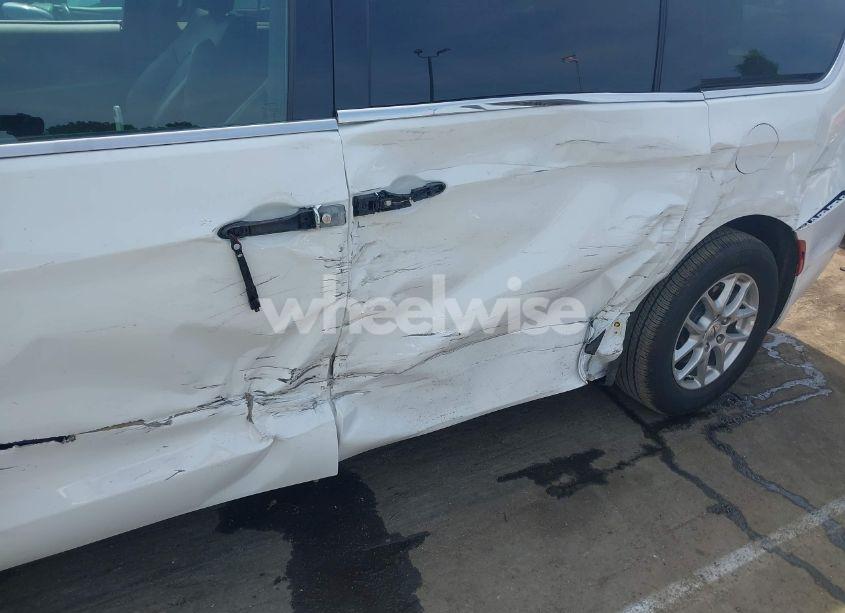 Photo 18 of 2025 Chrysler Pacifica SELECT (VIN 2C4RC1BG1SR542831)