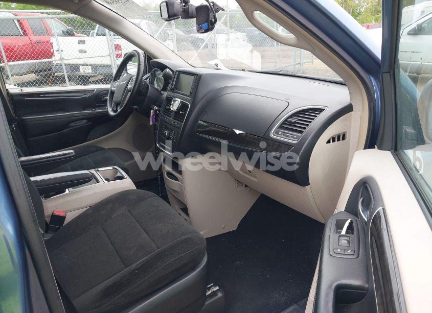 Photo 5 of 2012 Chrysler Town & COUNTRY TOURING (VIN 2C4RC1BG2CR117037)