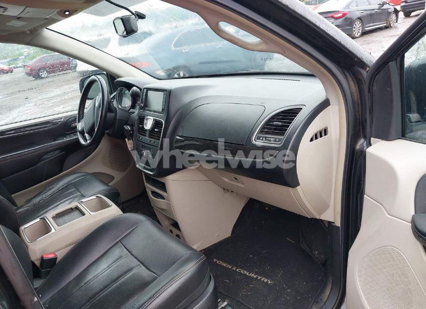 Photo 5 of 2012 Chrysler Town & COUNTRY TOURING (VIN 2C4RC1BG2CR326214)